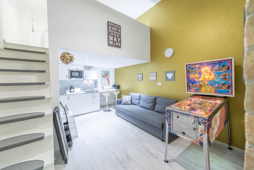 Happy Home Joy - Apartment With Free Pinball Machine Budapest Ngoại thất bức ảnh